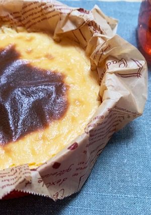 材料3つ バスク風チーズケーキ-レシピのメイン写真