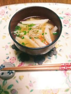 ジャガイモと人参の味噌汁☺(^q^)⛄☕-レシピのメイン写真