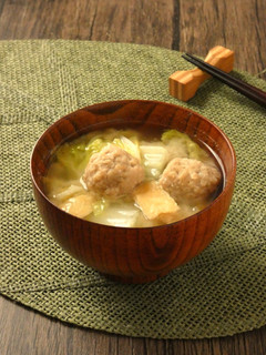 白菜と肉団子のみそ汁-レシピのメイン写真