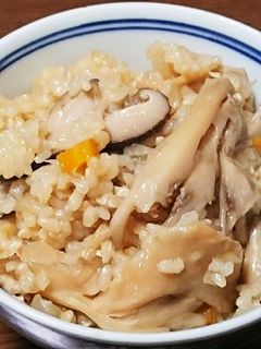 椎茸と舞茸の五目炊き込みご飯-レシピのメイン写真