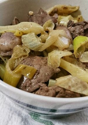 鶏レバーとねぎのレモンにんにく炒め-レシピのメイン写真