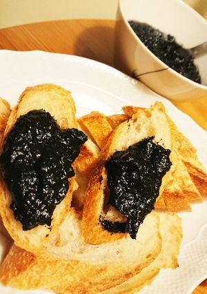 新にんにくで濃厚ペーストなイカスミパテ-レシピのメイン写真