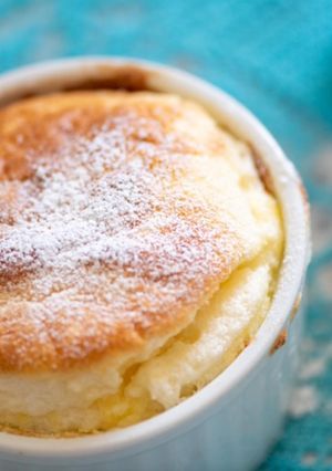 お家でカフェ気分♪ ふわふわバニラスフレ-レシピのメイン写真