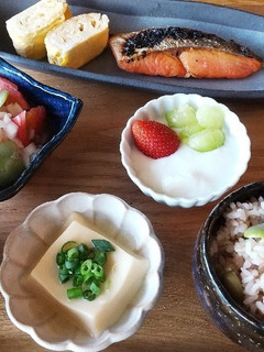 朝ごはん!そら豆と新玉ねぎのトマトサラダ-レシピのメイン写真
