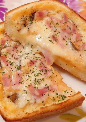 簡単だけど贅沢に*キッシュ風トースト-レシピのメイン写真