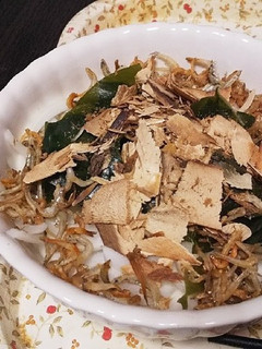 何食べ⭐️新玉ねぎのおかかじゃこ合え-レシピのメイン写真