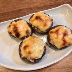 รูปของ もう一品ほしい時に。椎茸のチーズ焼き
