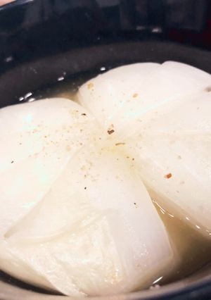新玉ねぎをチンするだけ！丸ごとコンソメ煮-レシピのメイン写真