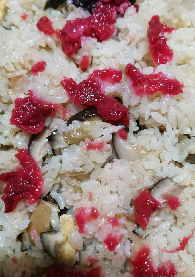 斬新！椎茸と梅干しの炊き込みご飯-レシピのメイン写真