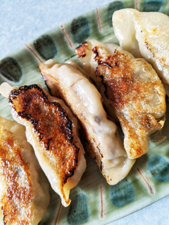 うどん生地を使ったモチモチ手作り餃子-レシピのメイン写真