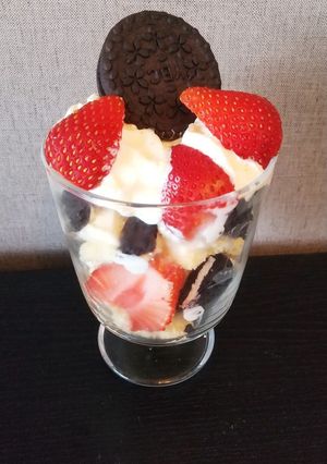 いちご オレオ アイスのパフェ-レシピのメイン写真