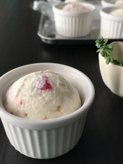 いちごフローズンヨーグルト-レシピのメイン写真