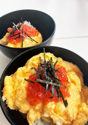 スクランブルエッグとイクラのW卵丼-レシピのメイン写真