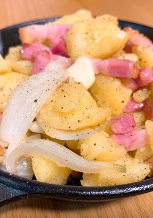 背徳のガーリックバタージャーマンポテト-レシピのメイン写真