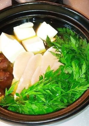 セリを使ってお鍋(*˘︶˘*).。*♡-レシピのメイン写真
