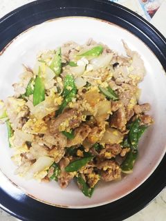 絹さや、玉ねぎ、豚肉の卵炒め-レシピのメイン写真