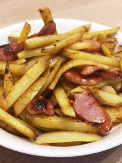 じゃがいもとソーセージのカレー粉炒め-レシピのメイン写真