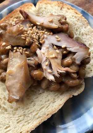 納豆とブリの塩焼きのトースト（米粉パン）-レシピのメイン写真