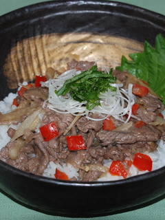 牛肉とごぼうの黒酢みそ丼(*^-^*)-レシピのメイン写真