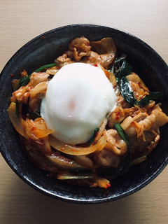シンプルに豚キムチ丼-レシピのメイン写真
