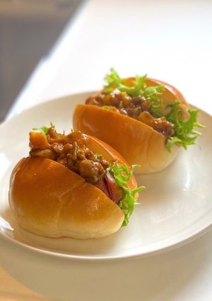 朝ごはんに♪キーマカレーでホットドッグ-レシピのメイン写真