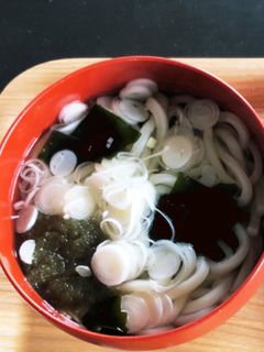 時短☆簡単☆白だしで関西風ワカメうどん-レシピのメイン写真
