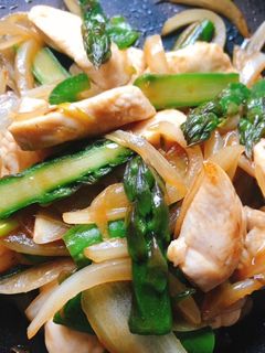 鶏ムネと新玉ねぎの彩りオイスター炒め-レシピのメイン写真