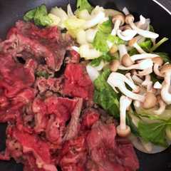 รูปของ セロリと牛肉のオイスターソース炒め