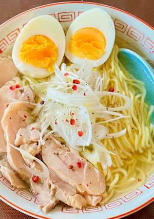 一石二鳥以上！鶏ハムと黄金の塩ラーメン-レシピのメイン写真
