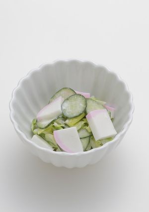 介護食 やわらかまぼこ紅と胡瓜の和え物-レシピのメイン写真