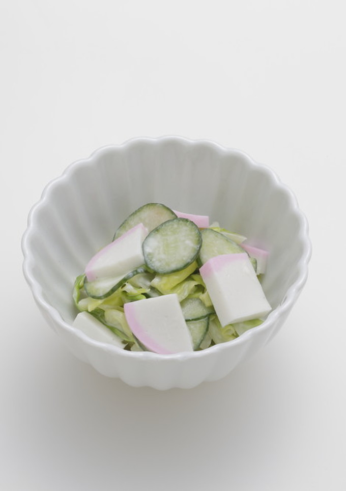介護食　やわらかまぼこ紅と胡瓜の和え物-レシピのメイン写真