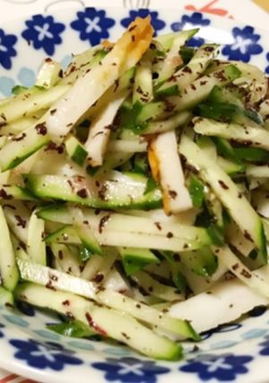 簡単副菜♪ちくわと胡瓜のゆかり和え-レシピのメイン写真