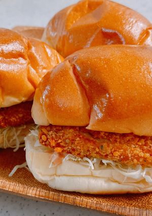 バターロールでチキンバーガー-レシピのメイン写真