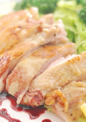 しっとりジューシーな鶏肉の香草コンフィ-レシピのメイン写真