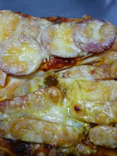 ナンピザ(カレー味とトマト味)-レシピのメイン写真