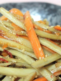 作り置きにも!にんじんとごぼうのきんぴら-レシピのメイン写真