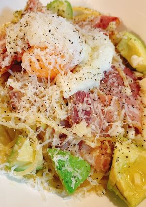アボカド、バター、ペコリーノのパスタ-レシピのメイン写真