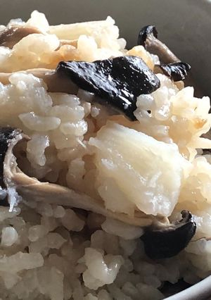 平茸と長いもの炊き込みご飯-レシピのメイン写真