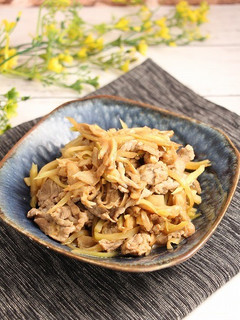 簡単!ブロッコリーの芯と肉舞茸炒め-レシピのメイン写真