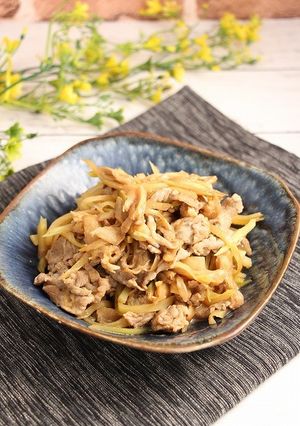簡単！ブロッコリーの芯と肉舞茸炒め-レシピのメイン写真