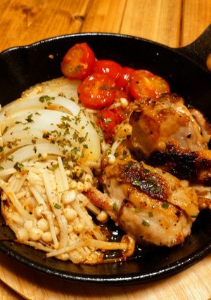 鶏肉焼いてレモンバターなソース-レシピのメイン写真
