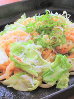 しらすと春キャベツのだし醤油焼きうどん-レシピのメイン写真