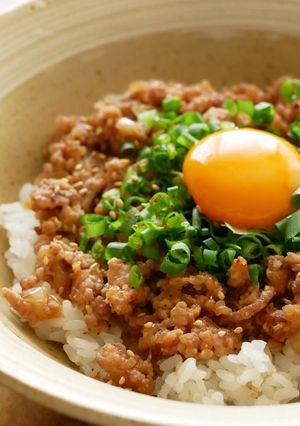 ～豚ひき肉～甘辛お味噌のそぼろ丼-レシピのメイン写真