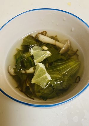 レタスともずくのレモンスープ-レシピのメイン写真
