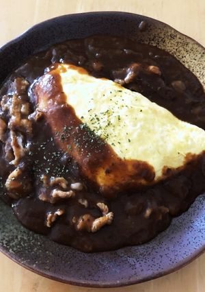 10分簡単＊ビーフシチューでオムハヤシ-レシピのメイン写真