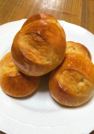 余った生クリームでちょっとリッチなパン。-レシピのメイン写真
