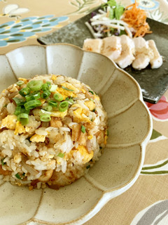 コスパ良し!ちくわと玉ねぎのチャーハン-レシピのメイン写真
