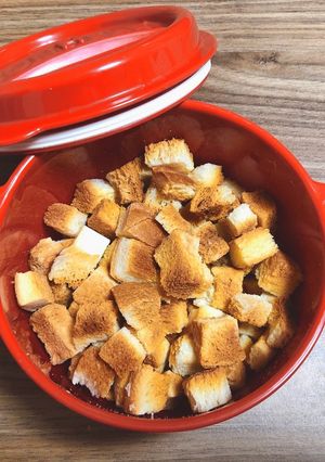 簡単♪食パンでラスク風クルトン-レシピのメイン写真