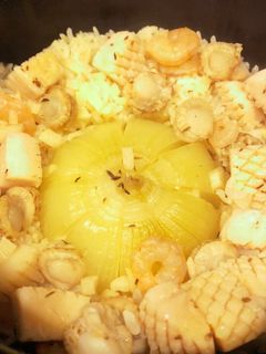 新玉ねぎ丸ごと炊き込みご飯-レシピのメイン写真