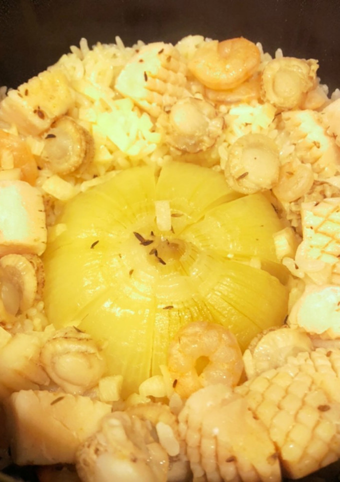 新玉ねぎ丸ごと炊き込みご飯-レシピのメイン写真